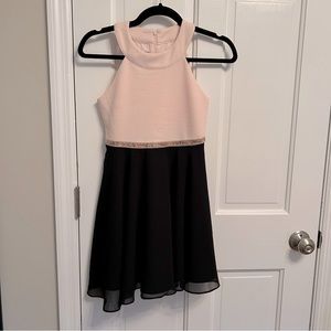 Adorable girls dress.  Perfect condition